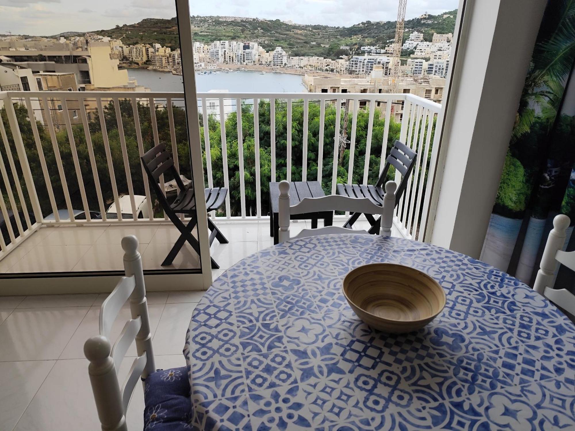 Sea Breeze Bliss - Self Check-in St. Paul's Bay