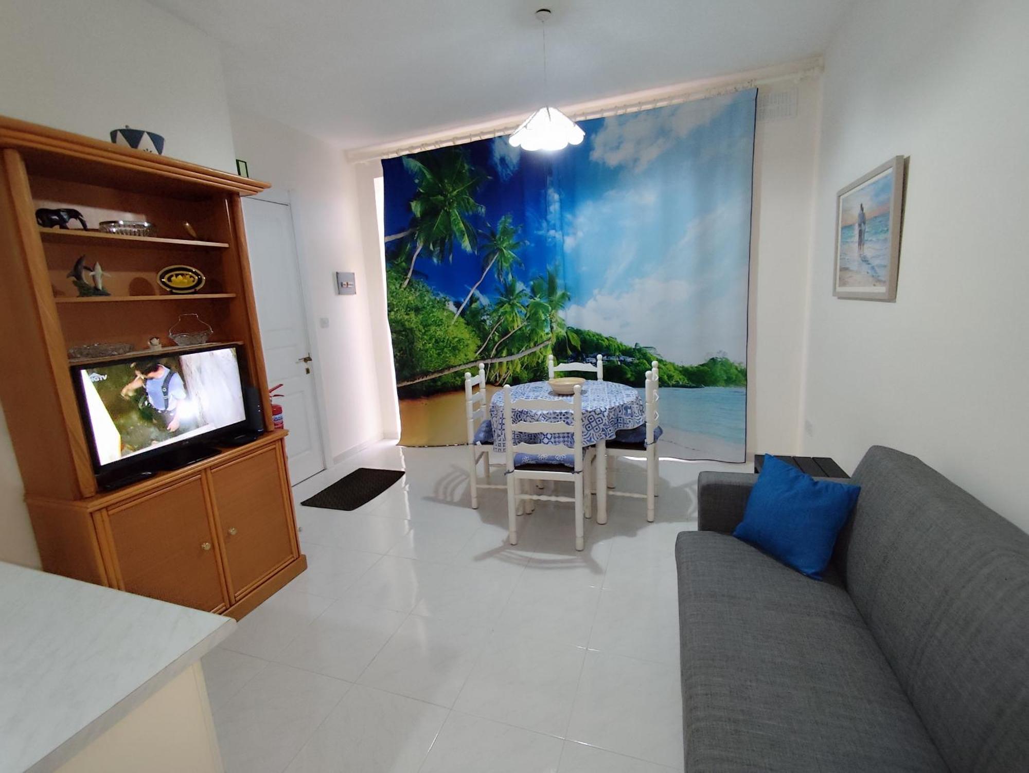 Sea Breeze Bliss - Self Check-in Apartment *