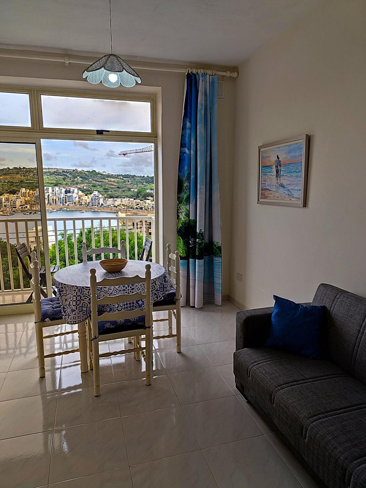 Apartment Sea Breeze Bliss - Self Check-in *