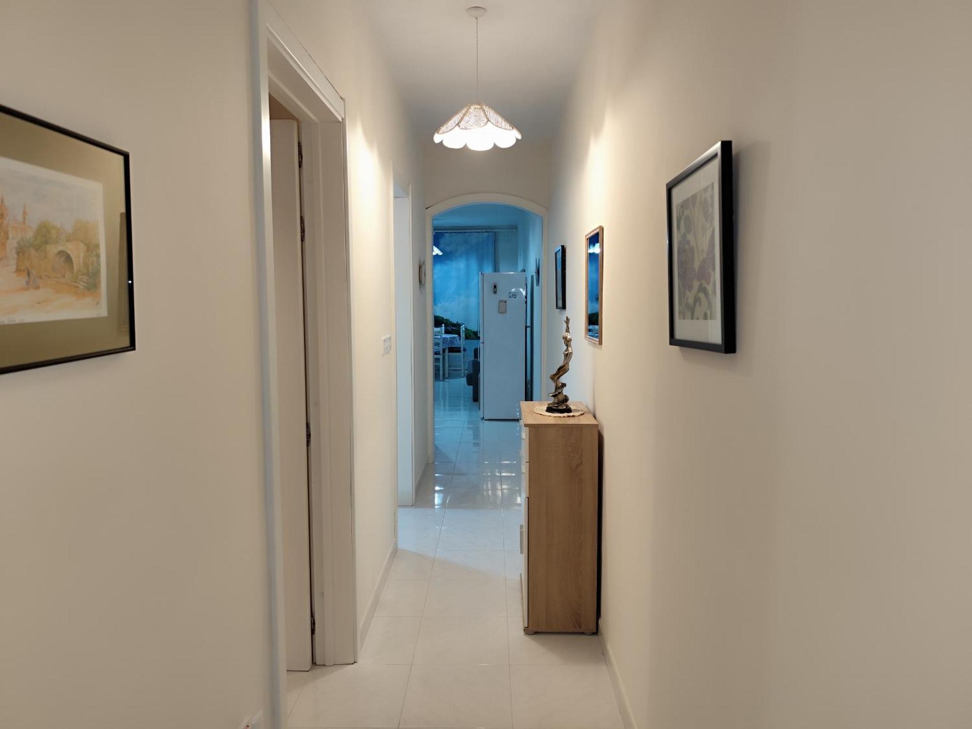Sea Breeze Bliss - Self Check-in Apartment St. Paul's Bay