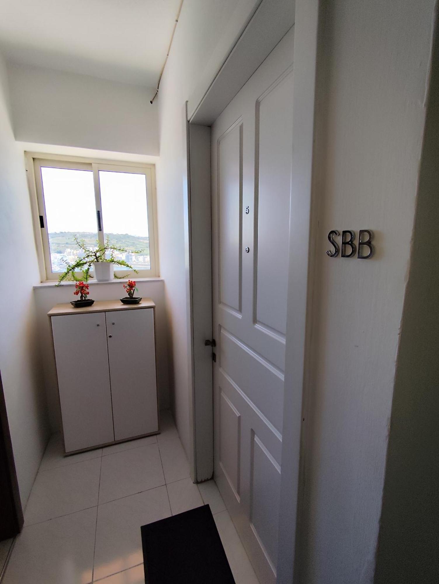 Sea Breeze Bliss - Self Check-in * St. Paul's Bay