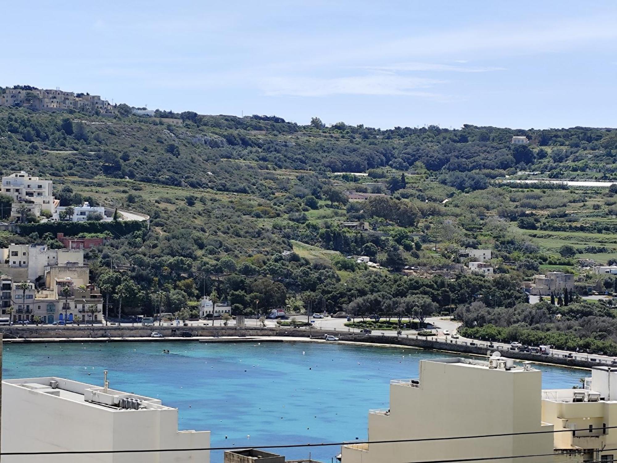 Apartment Sea Breeze Bliss - Self Check-in *
